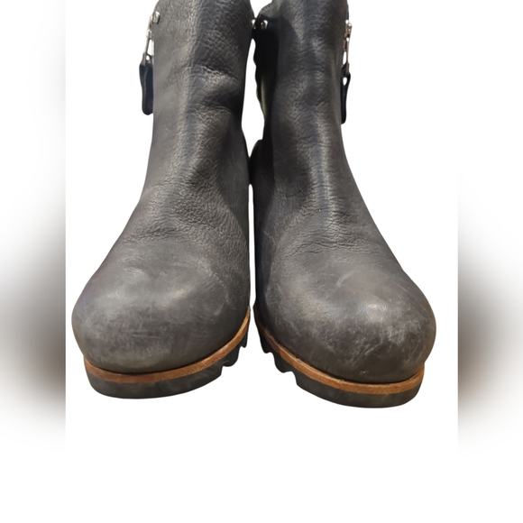 Sorel 9 Gray Danica 3" Stacked Heel Waterproof Boots Lug Sole Side Zip 5" Shaft - Picture 3 of 8